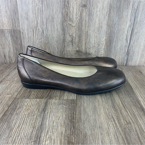 SAS Women 12 Double Wide Scenic Ballet Flats Bronze Leather Slip On Comfort Shoe - Picture 2 of 7